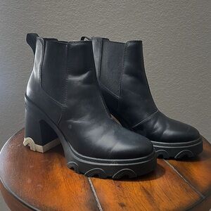 SOREL Black Boots